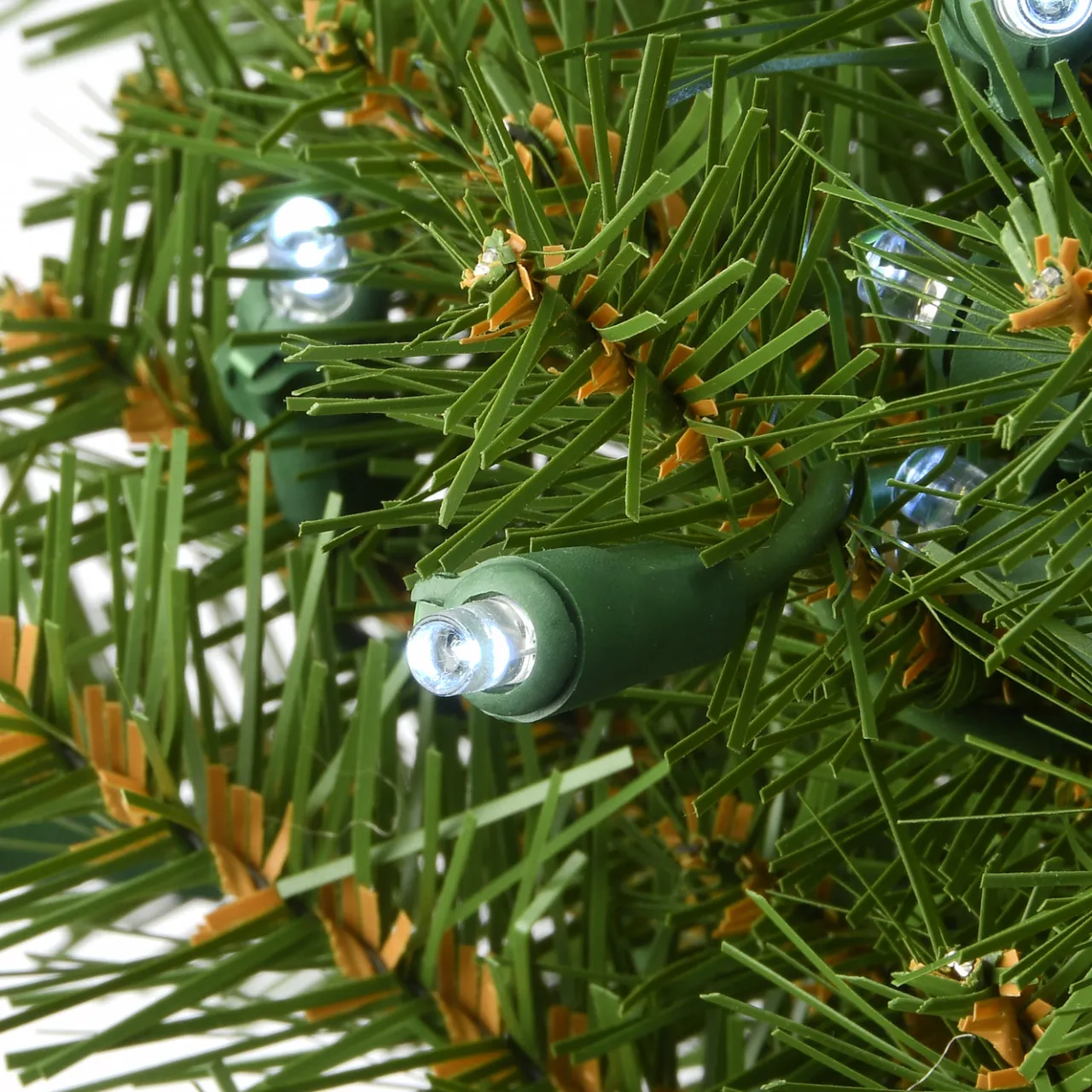 Hot National Tree Company 36 in. Pre-Lit Norwood Fir Memory Shape Wreath with Clear Lights