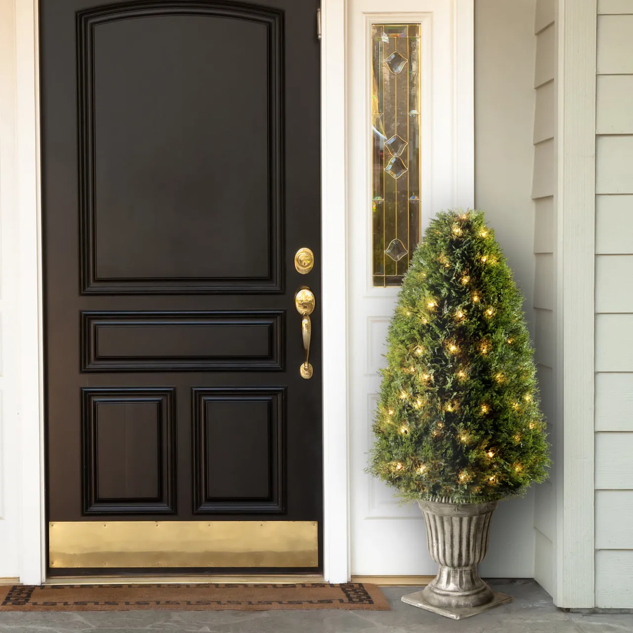 Outlet National Tree Company 48 in. Pre-Lit Upright Juniper Topiary