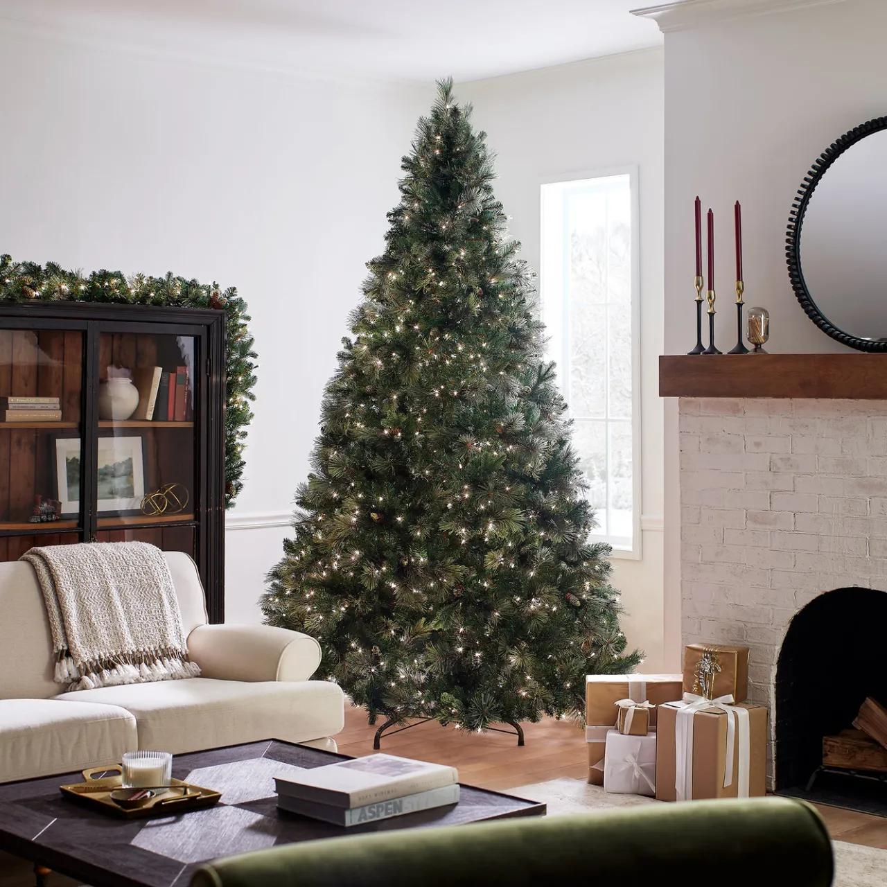 Hot National Tree Company 9ft. Pre-Lit Carolina Pine Tree with Clear Lights with 900 Clear Lights